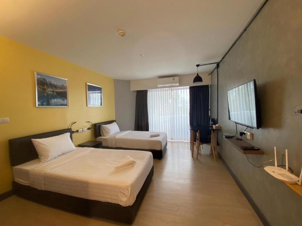 Dluxx Thammasat Hotell Pathum Thani Exteriör bild