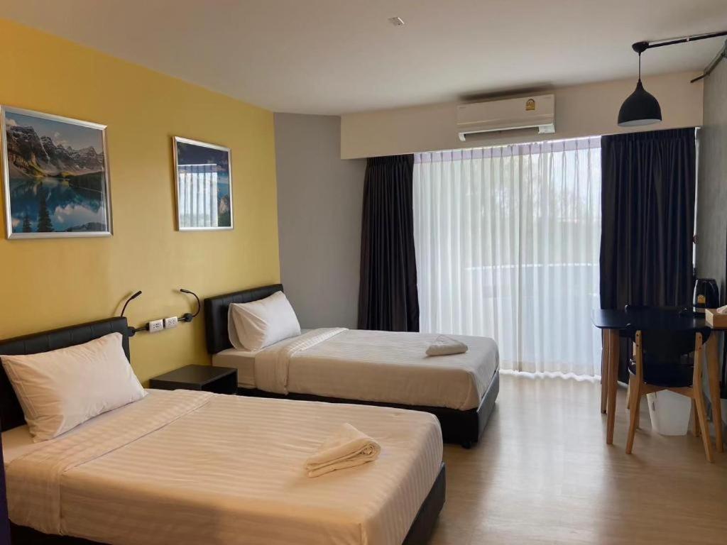 Dluxx Thammasat Hotell Pathum Thani Exteriör bild
