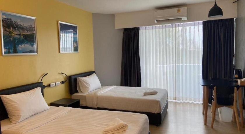 Dluxx Thammasat Hotell Pathum Thani Exteriör bild